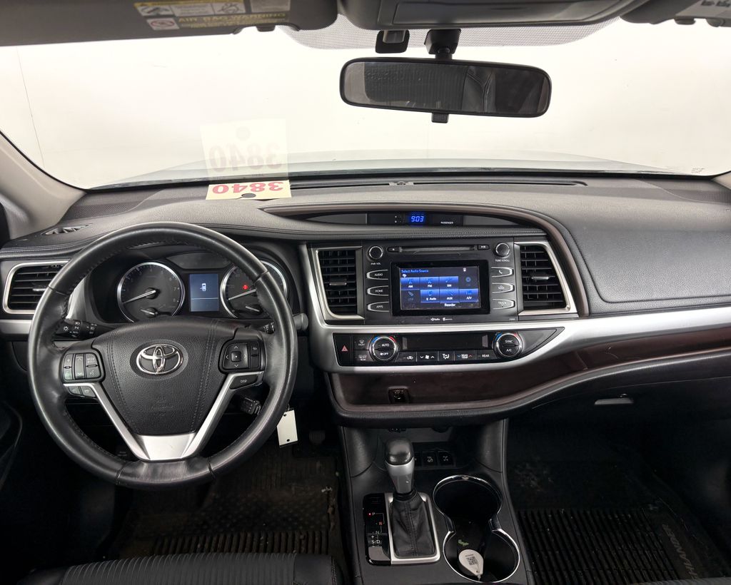 Thumbnail: 2015 Toyota Highlander - 6