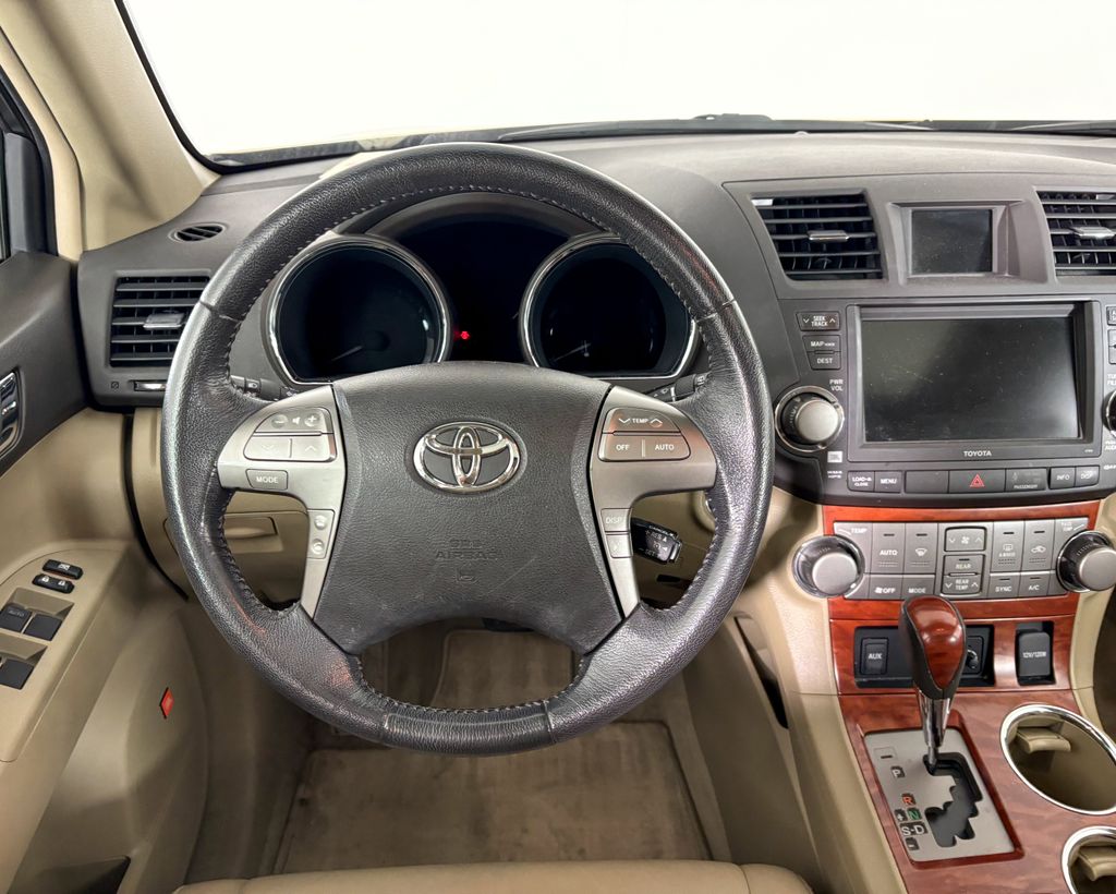 Thumbnail: 2010 Toyota Highlander - 2