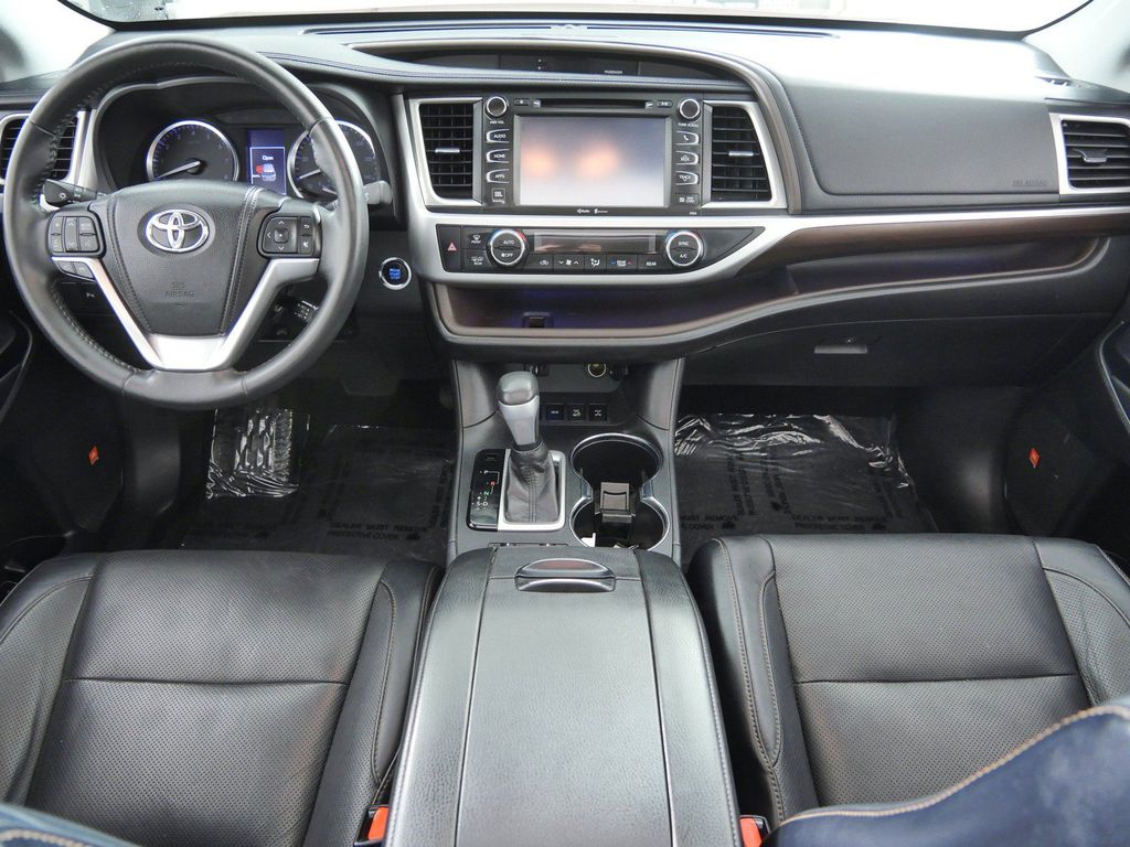 Thumbnail: 2015 Toyota Highlander - 2