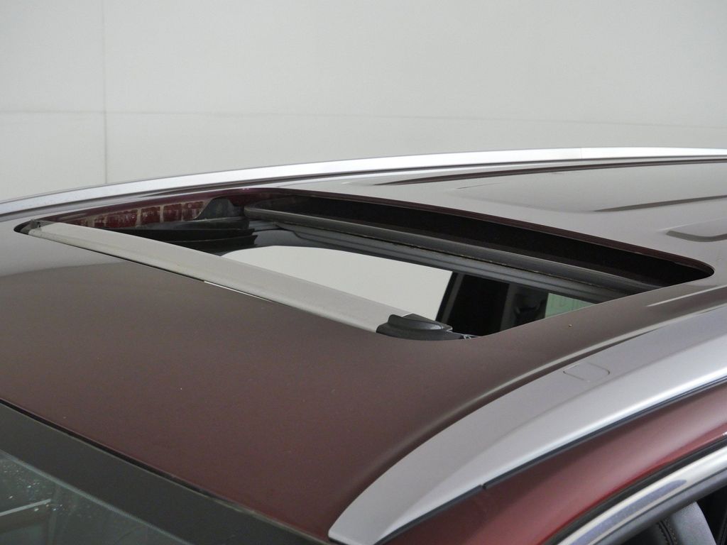 Thumbnail: 2015 Toyota Highlander - 27