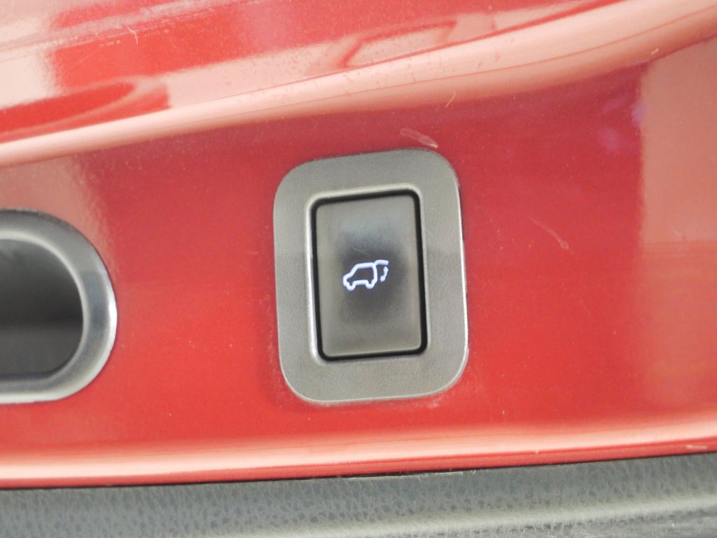 Thumbnail: 2015 Toyota Highlander - 33