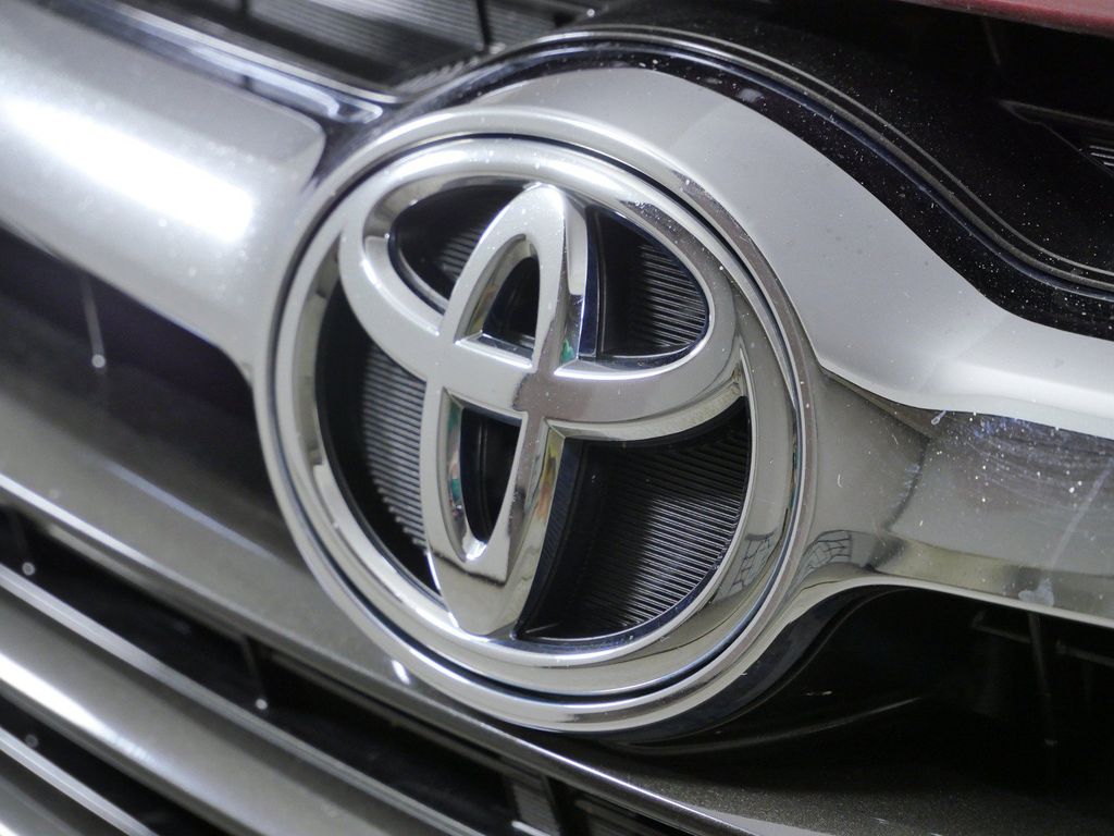 Thumbnail: 2015 Toyota Highlander - 6