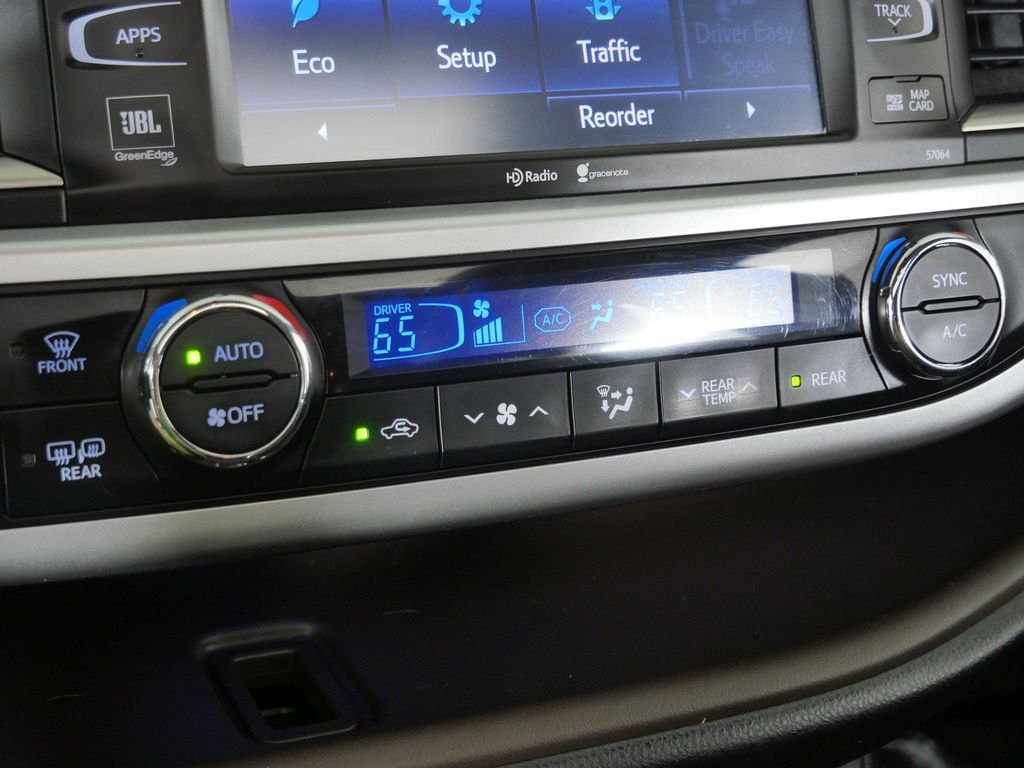 Thumbnail: 2015 Toyota Highlander - 46