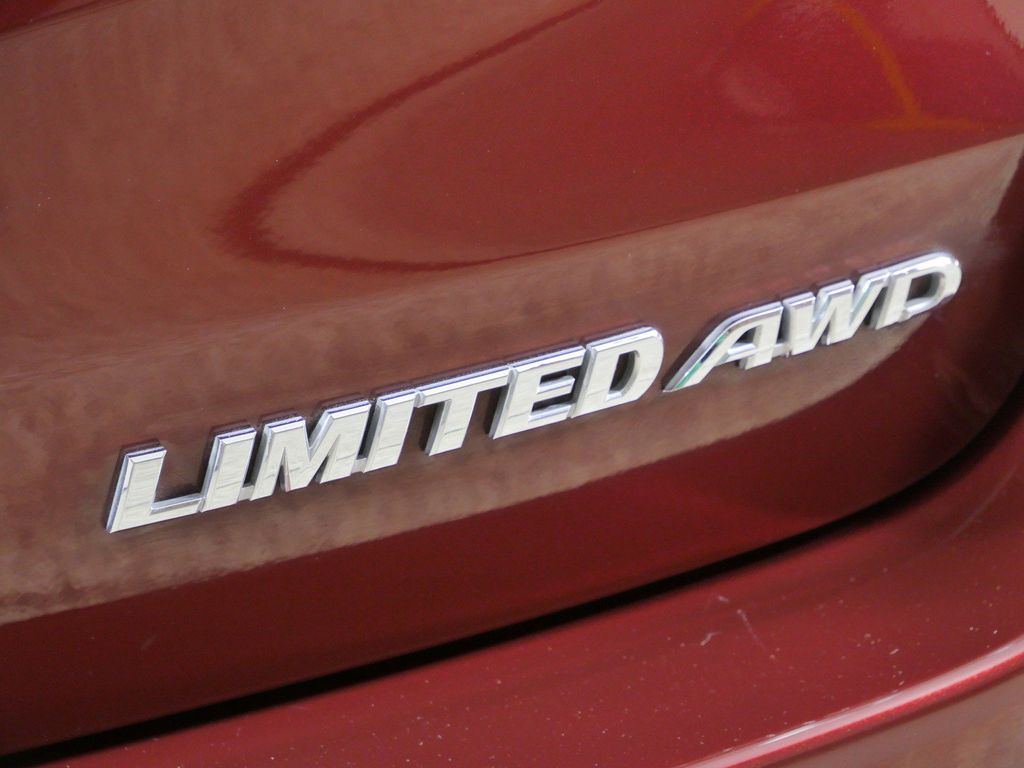 Thumbnail: 2015 Toyota Highlander - 23