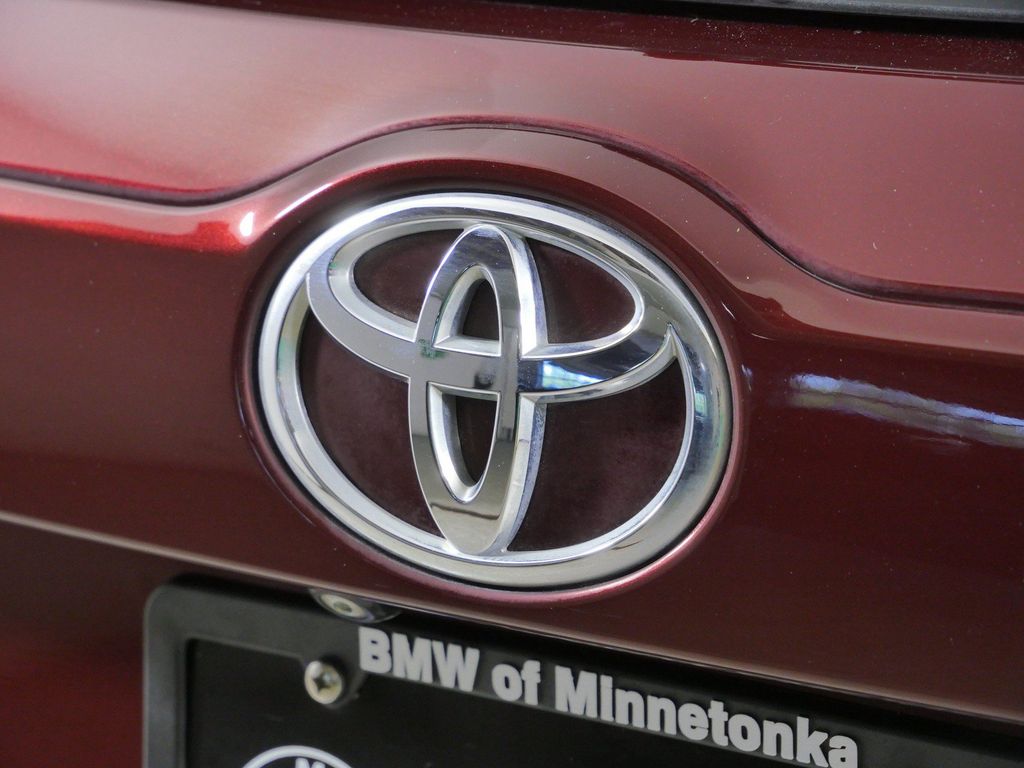 Thumbnail: 2015 Toyota Highlander - 22