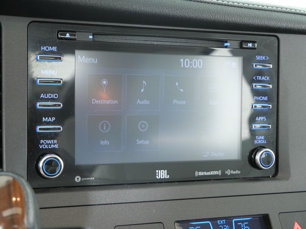 Thumbnail: 2018 Toyota Sienna - 47