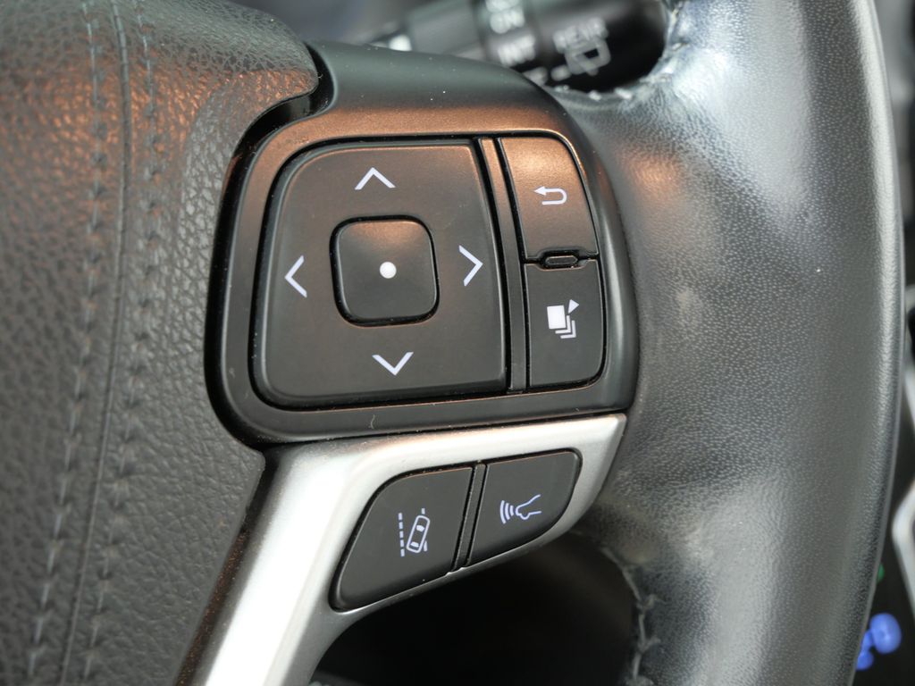 Thumbnail: 2018 Toyota Sienna - 44