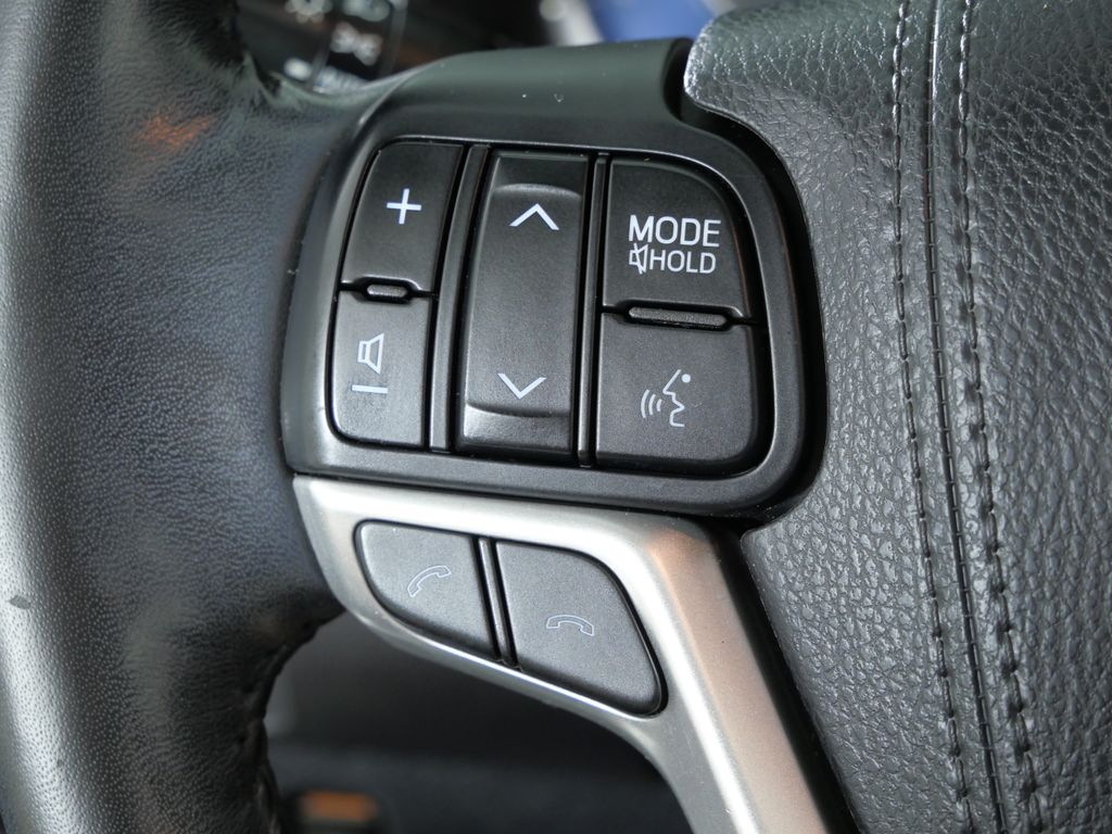 Thumbnail: 2018 Toyota Sienna - 43