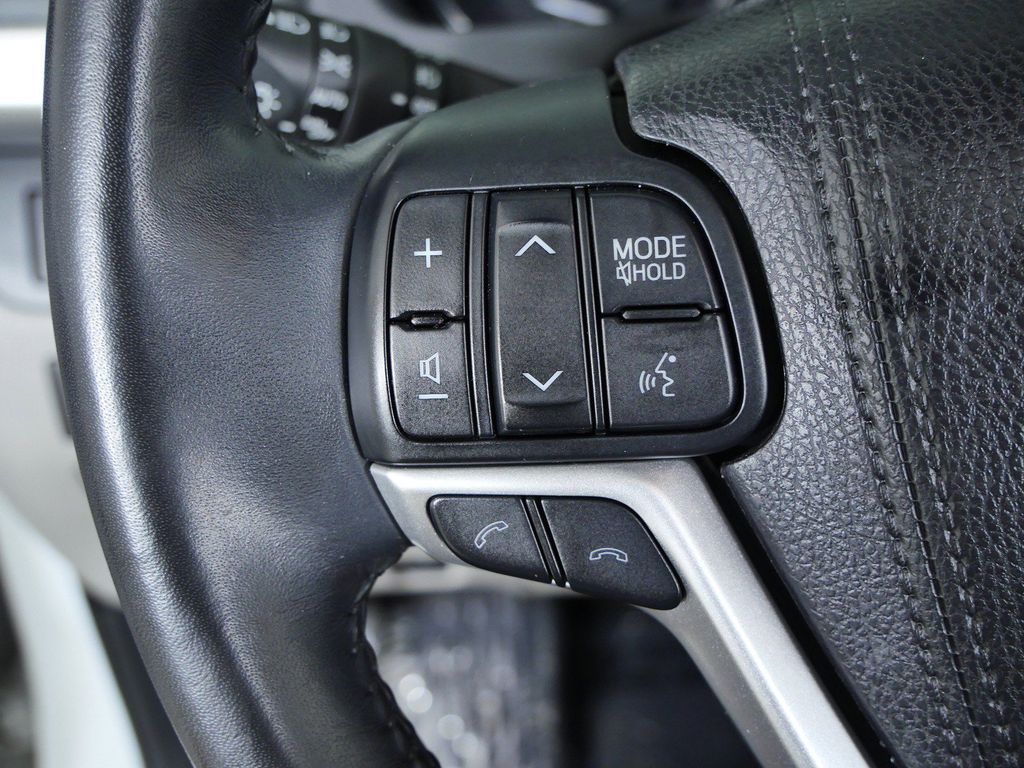 Thumbnail: 2018 Toyota Highlander - 40