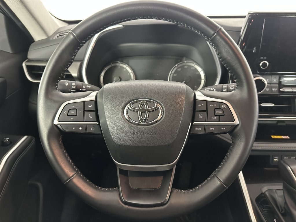 Thumbnail: 2023 Toyota Highlander - 2
