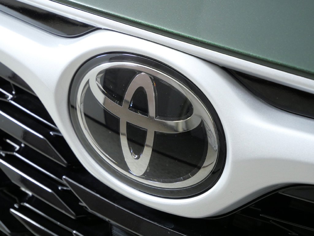 Thumbnail: 2023 Toyota Highlander - 6