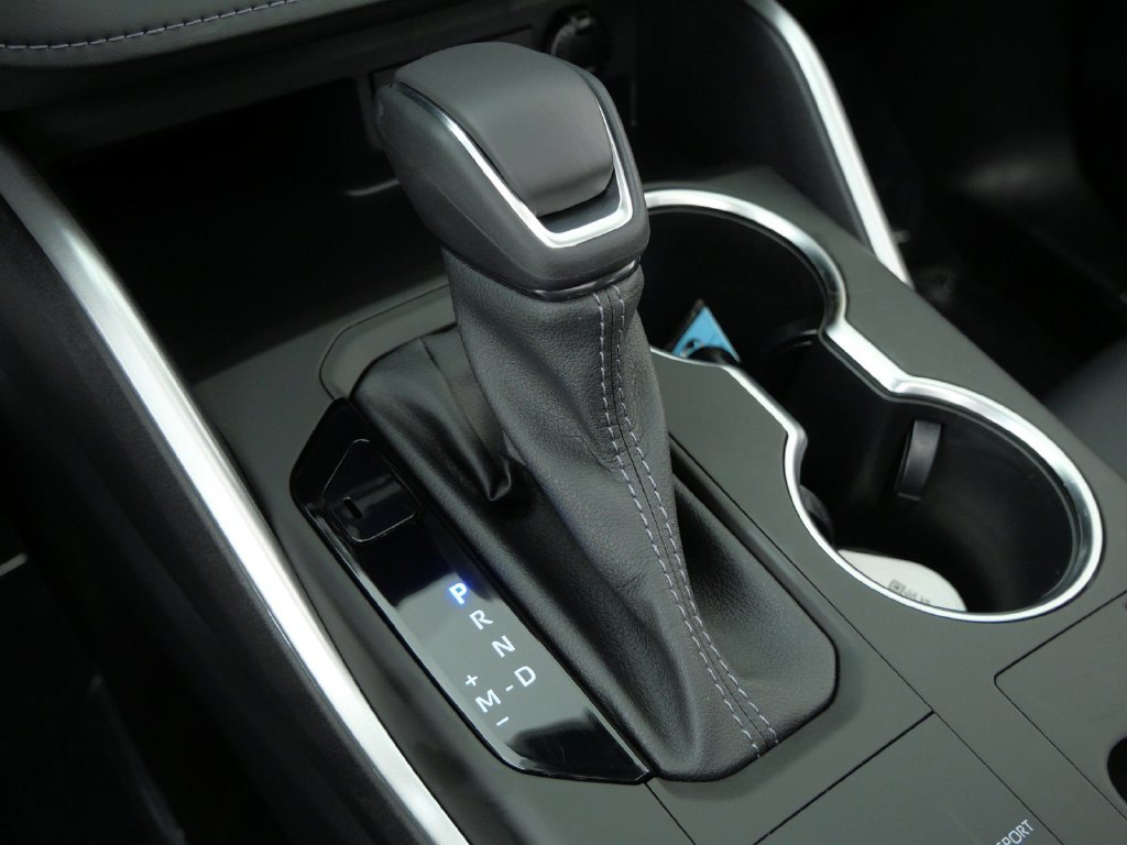 Thumbnail: 2023 Toyota Highlander - 12