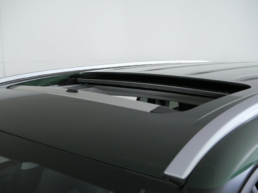 Thumbnail: 2023 Toyota Highlander - 27