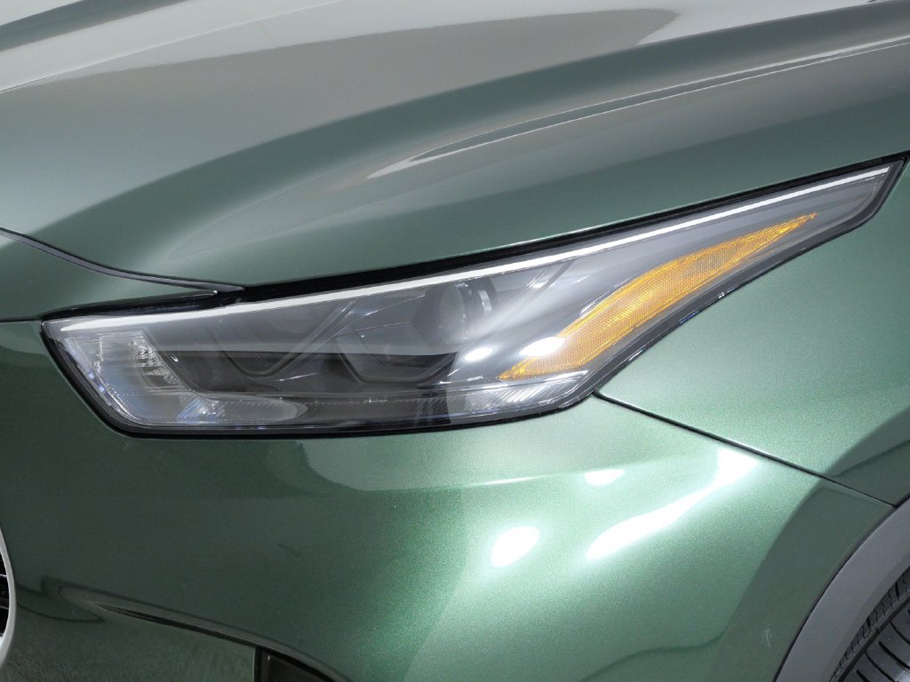 Thumbnail: 2023 Toyota Highlander - 17