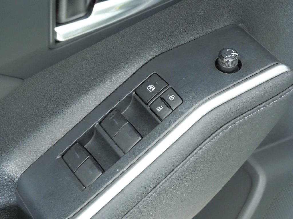 Thumbnail: 2023 Toyota Highlander - 39