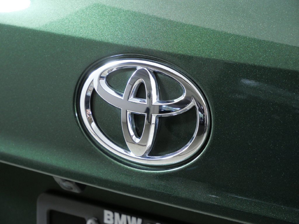 Thumbnail: 2023 Toyota Highlander - 22