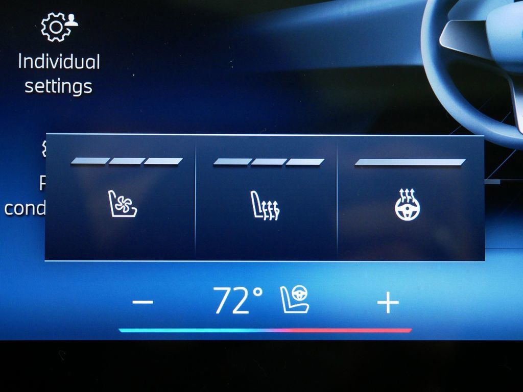 Thumbnail: 2026 BMW X7 - 15