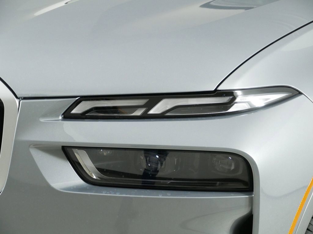 Thumbnail: 2026 BMW X7 - 26