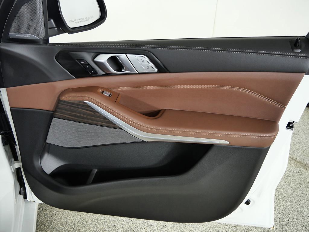 Thumbnail: 2026 BMW X7 - 26