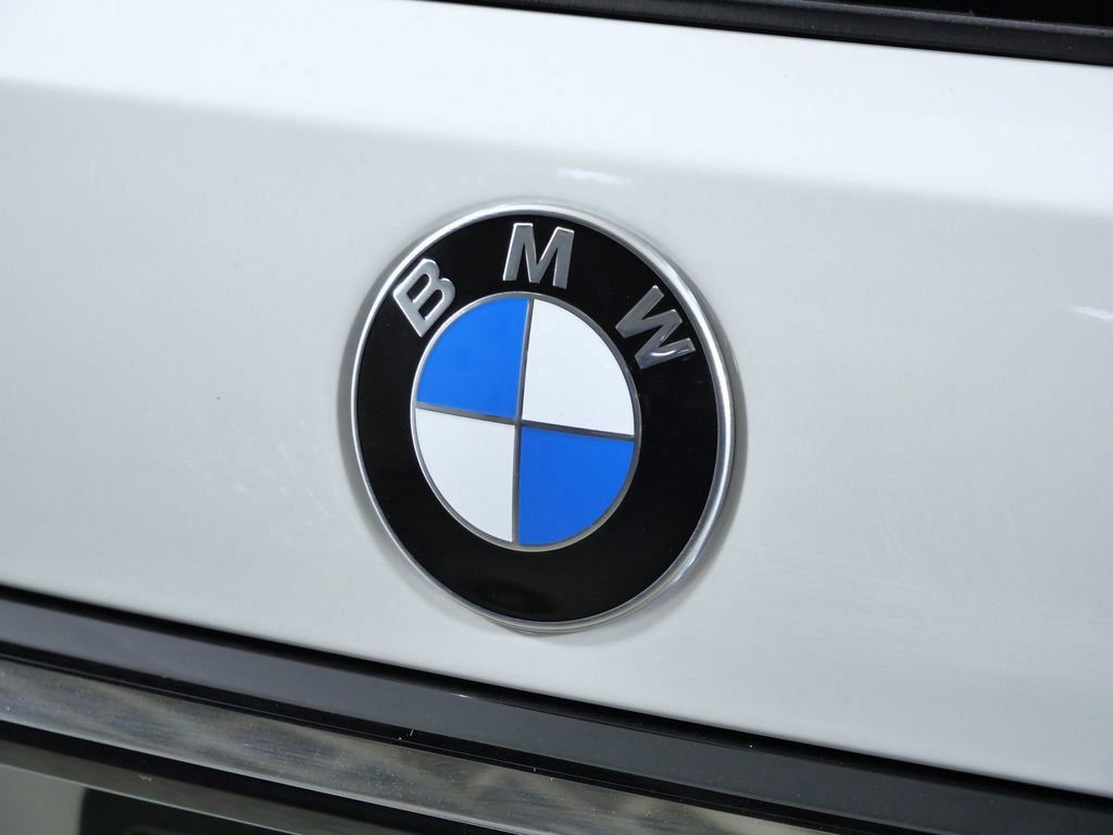 Thumbnail: 2026 BMW X7 - 20