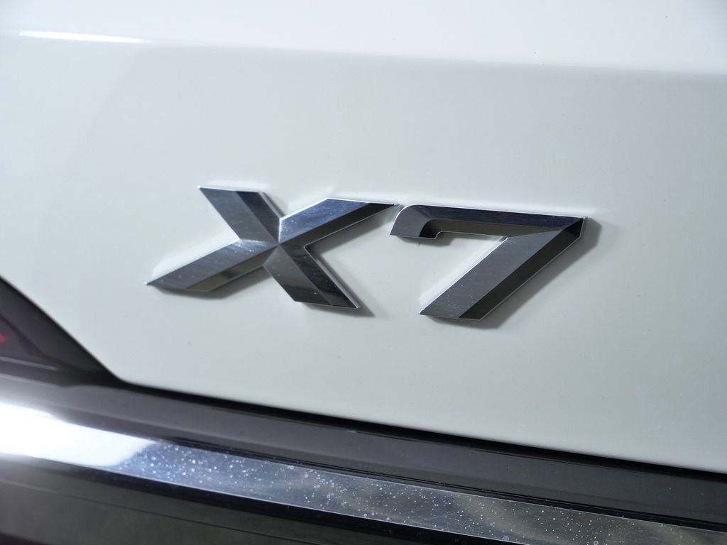 Thumbnail: 2026 BMW X7 - 22