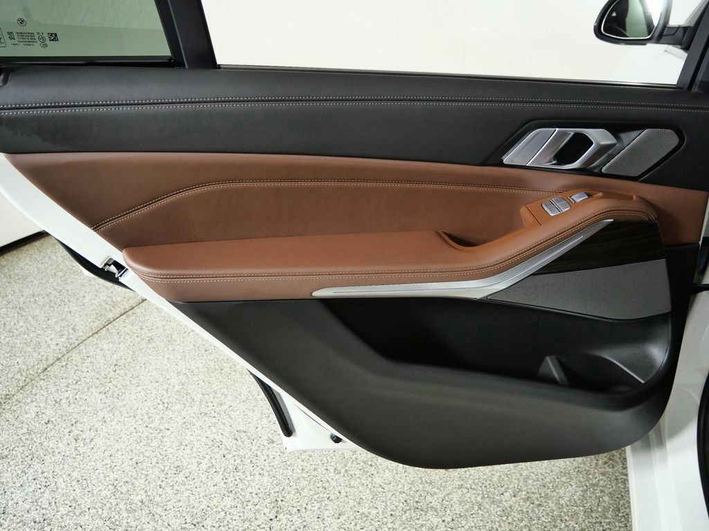 Thumbnail: 2026 BMW X7 - 36