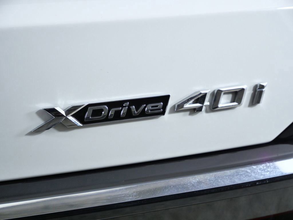Thumbnail: 2026 BMW X7 - 21