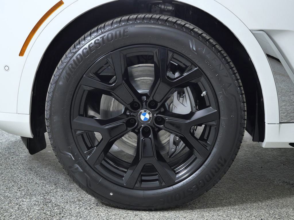 Thumbnail: 2026 BMW X7 - 24