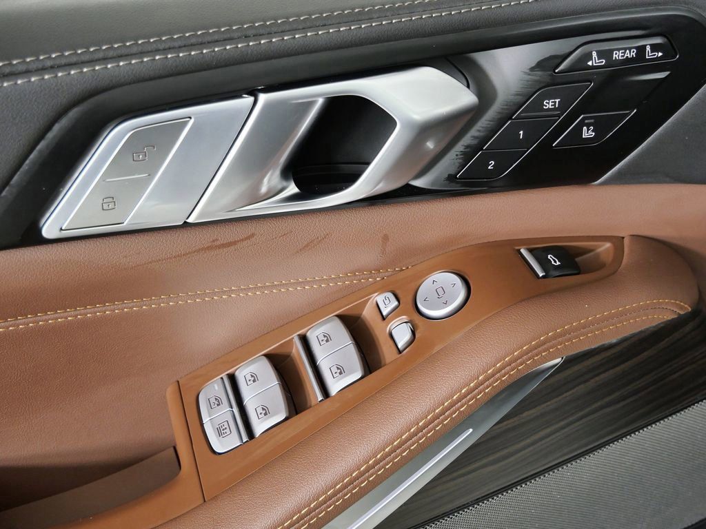Thumbnail: 2026 BMW X7 - 42