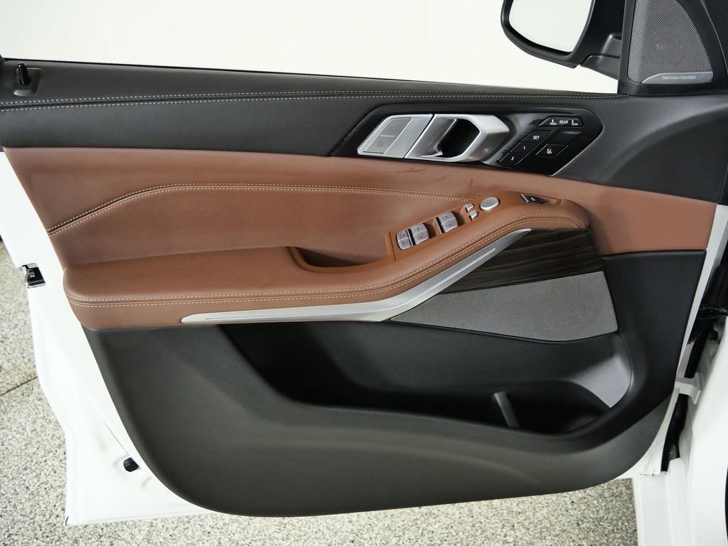 Thumbnail: 2026 BMW X7 - 39