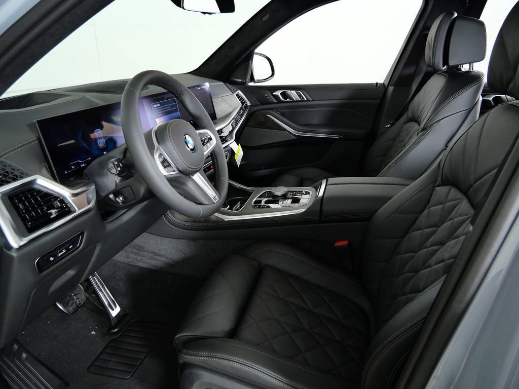 Thumbnail: 2026 BMW X7 - 38