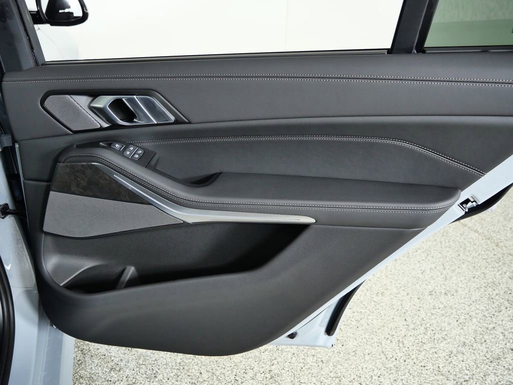 Thumbnail: 2026 BMW X7 - 30