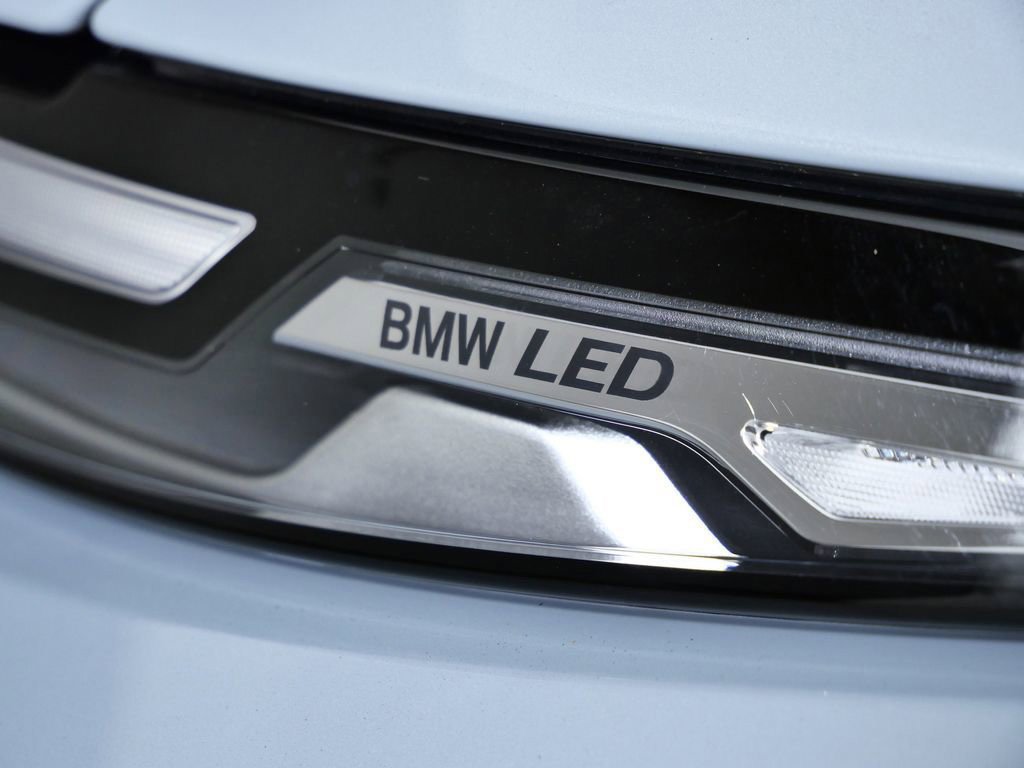 Thumbnail: 2026 BMW X7 - 16
