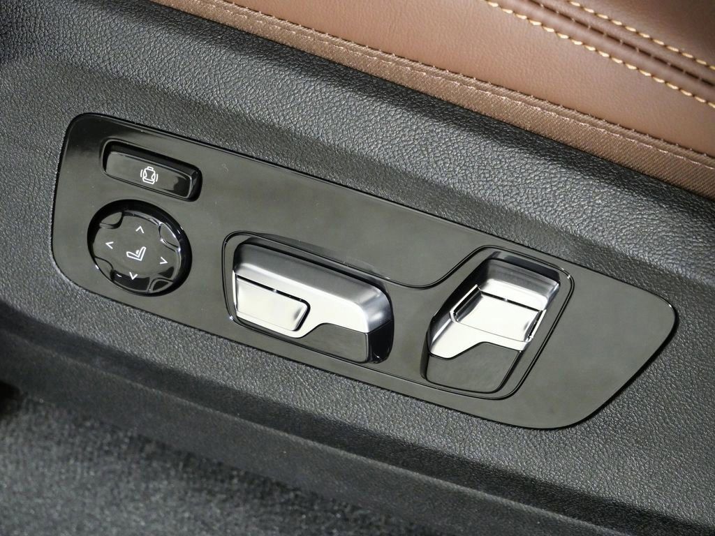 Thumbnail: 2026 BMW X7 - 43
