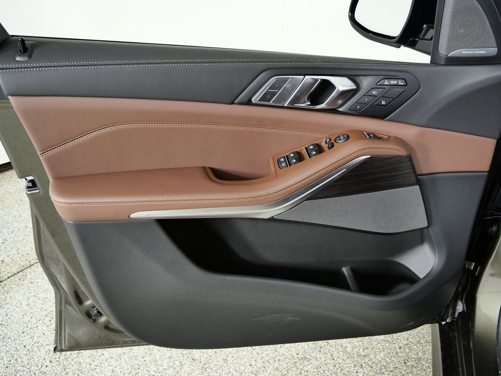 Thumbnail: 2026 BMW X7 - 39