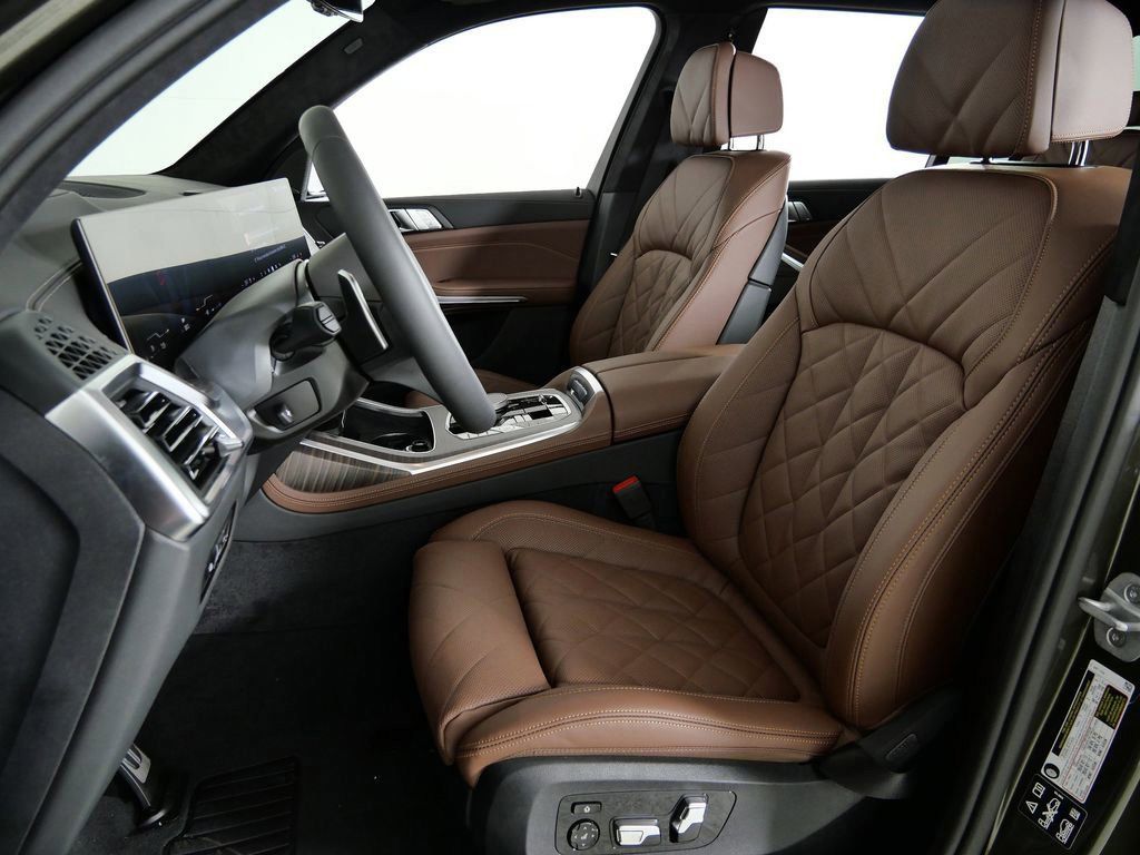 Thumbnail: 2026 BMW X7 - 41