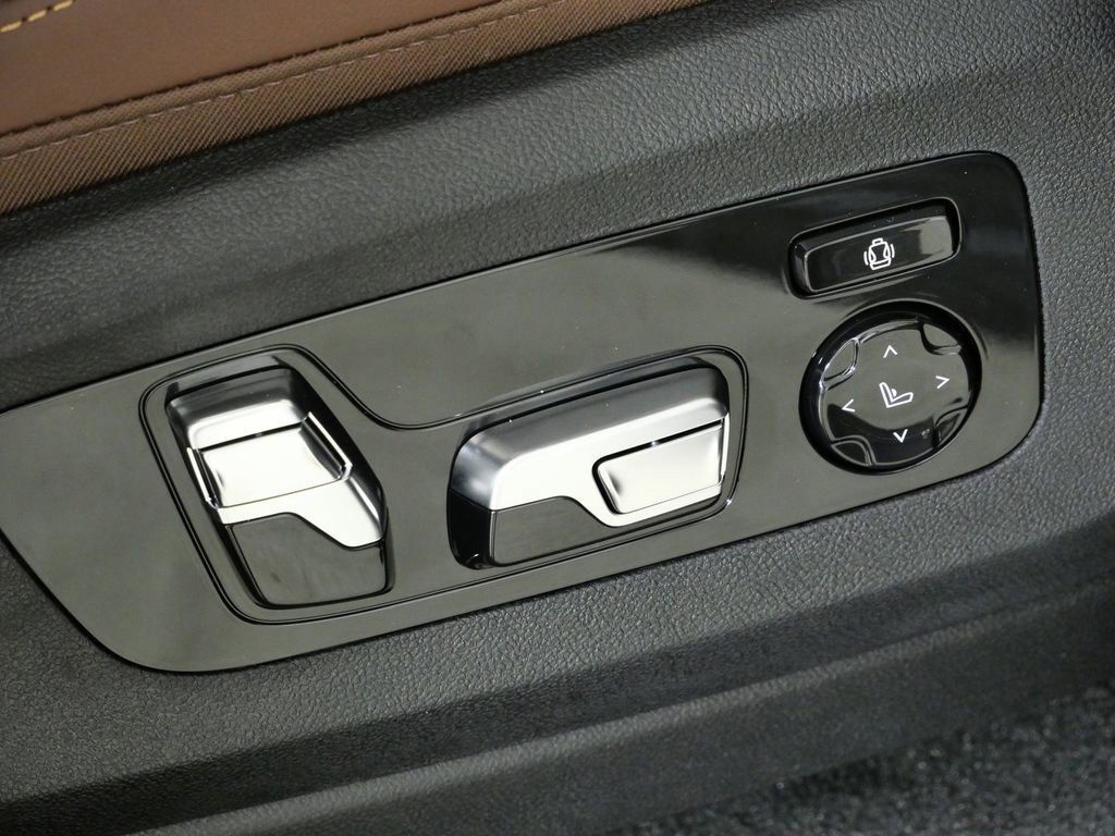 Thumbnail: 2026 BMW X7 - 28
