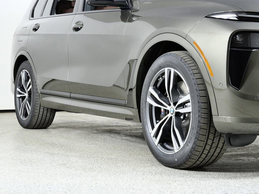 Thumbnail: 2026 BMW X7 - 7