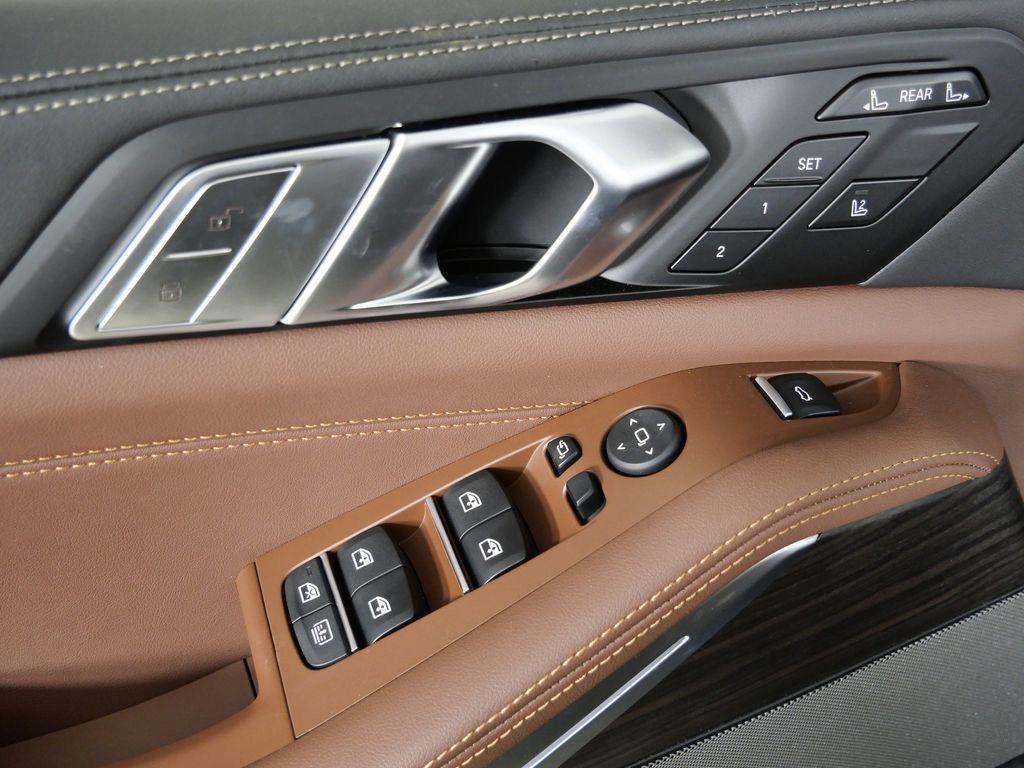 Thumbnail: 2026 BMW X7 - 42