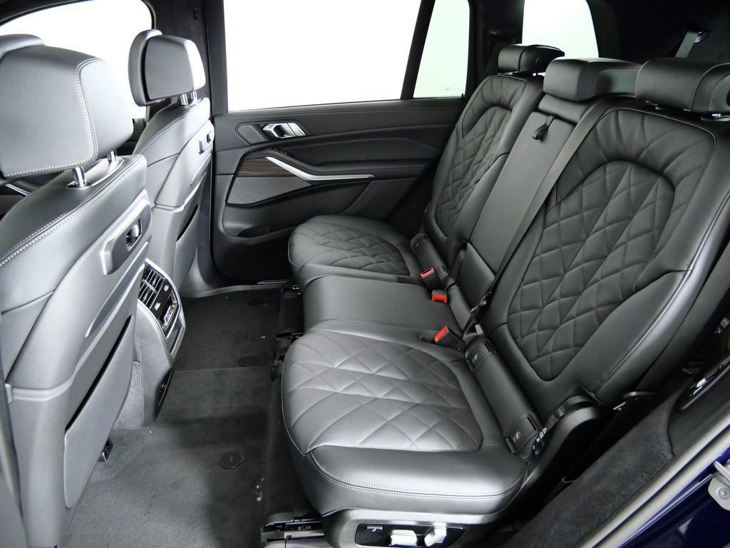 Thumbnail: 2026 BMW X7 - 39