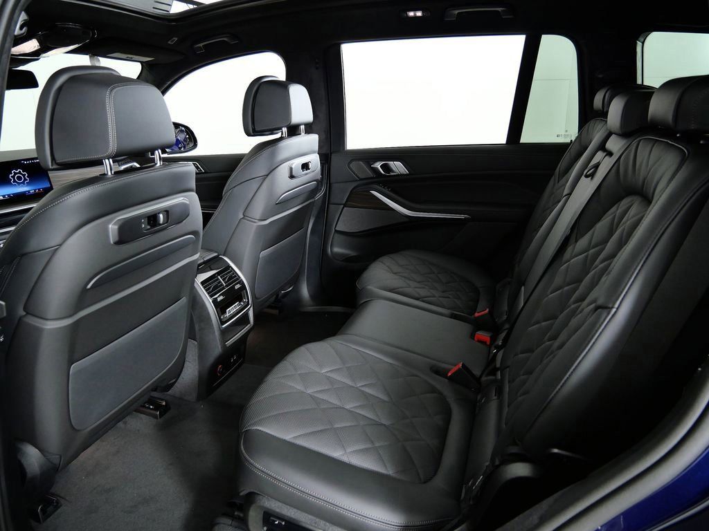 Thumbnail: 2026 BMW X7 - 38
