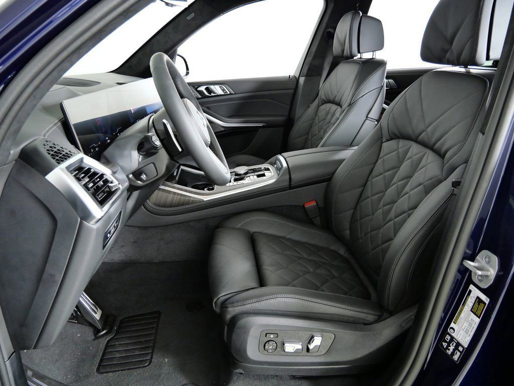 Thumbnail: 2026 BMW X7 - 42