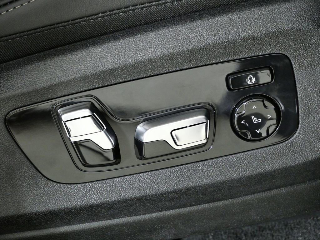 Thumbnail: 2026 BMW X7 - 30