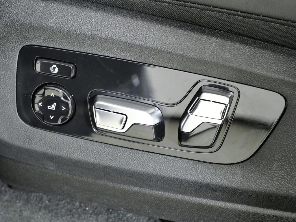 Thumbnail: 2026 BMW X7 - 44