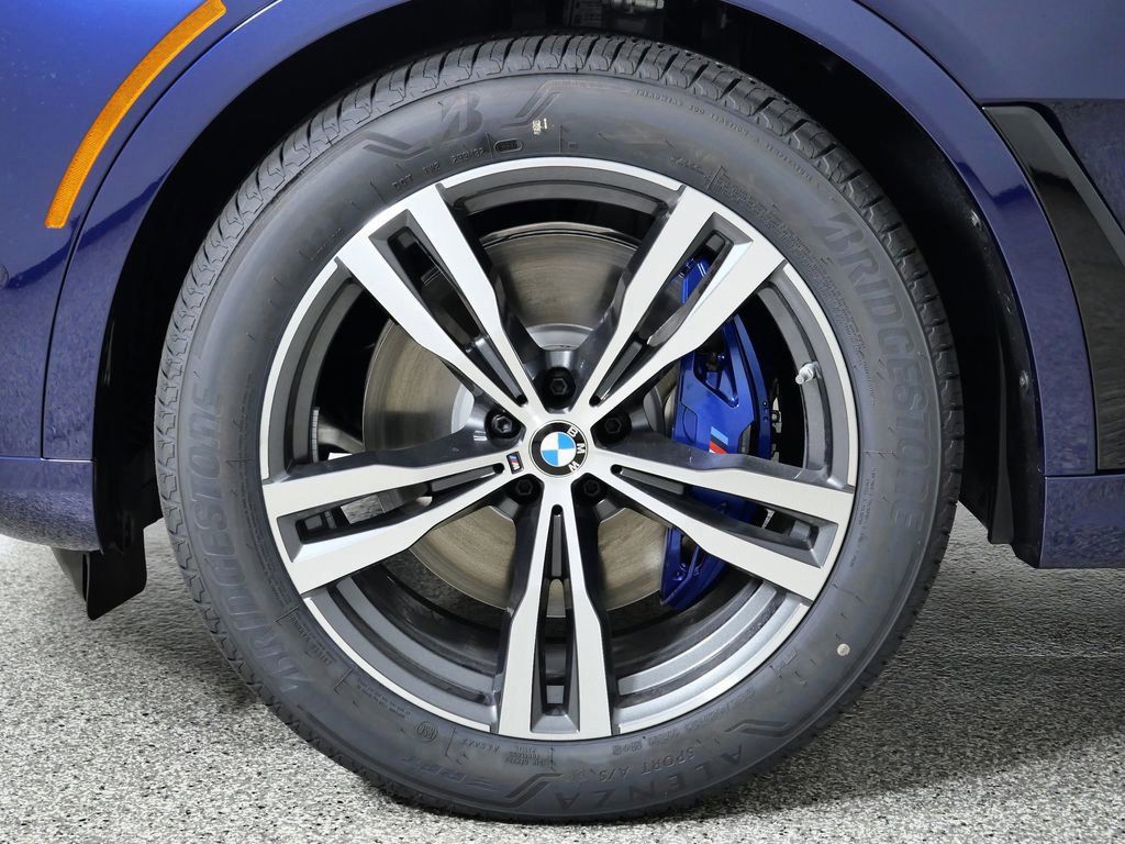 Thumbnail: 2026 BMW X7 - 8