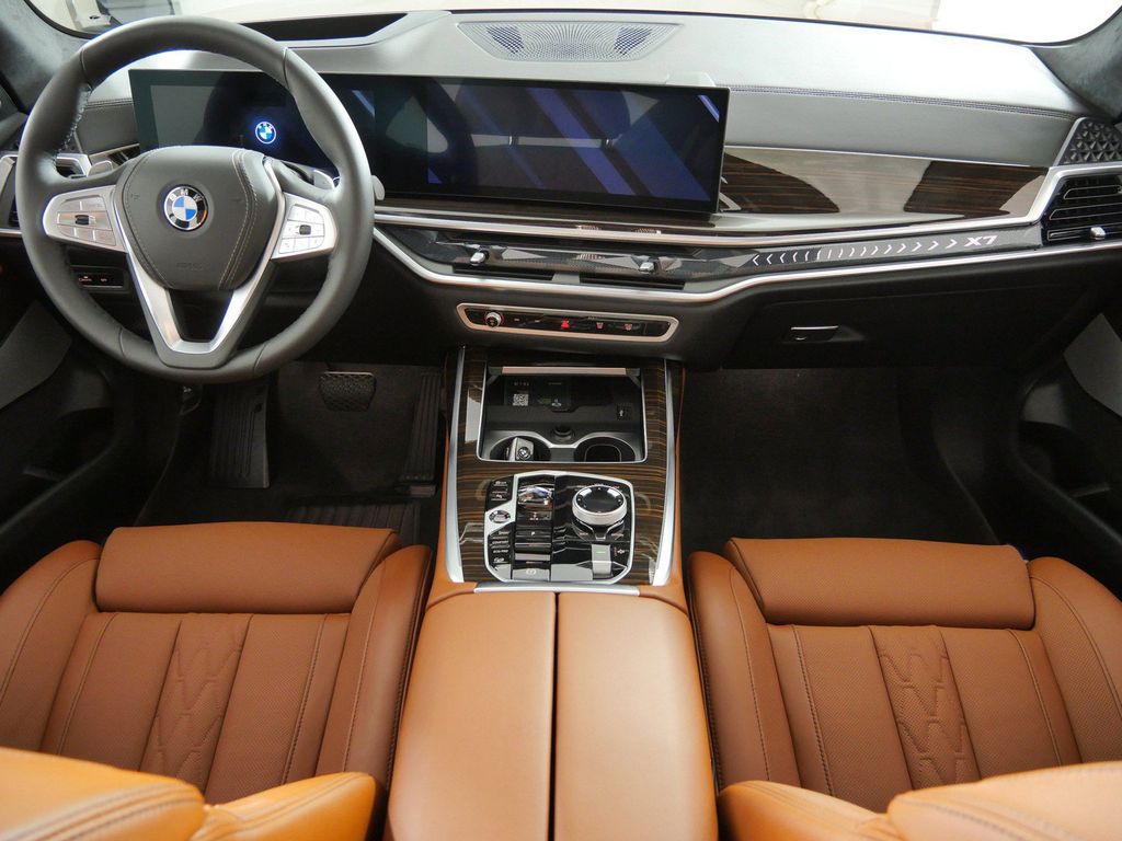 Thumbnail: 2027 BMW X7 - 2