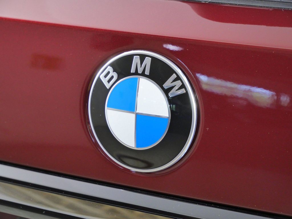 Thumbnail: 2027 BMW X7 - 21