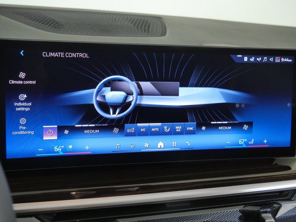 Thumbnail: 2027 BMW X7 - 16