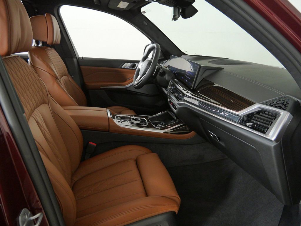 Thumbnail: 2027 BMW X7 - 10