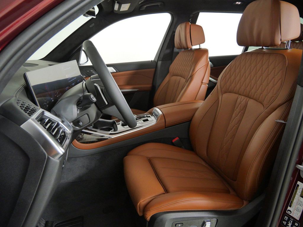 Thumbnail: 2027 BMW X7 - 42